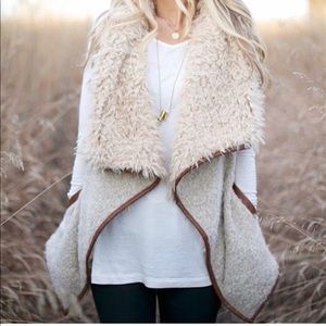 ❤️Cute Boutique Drape Front Vest❤️